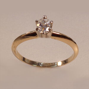 Fine diamond 0.10ct. solitaire ring
